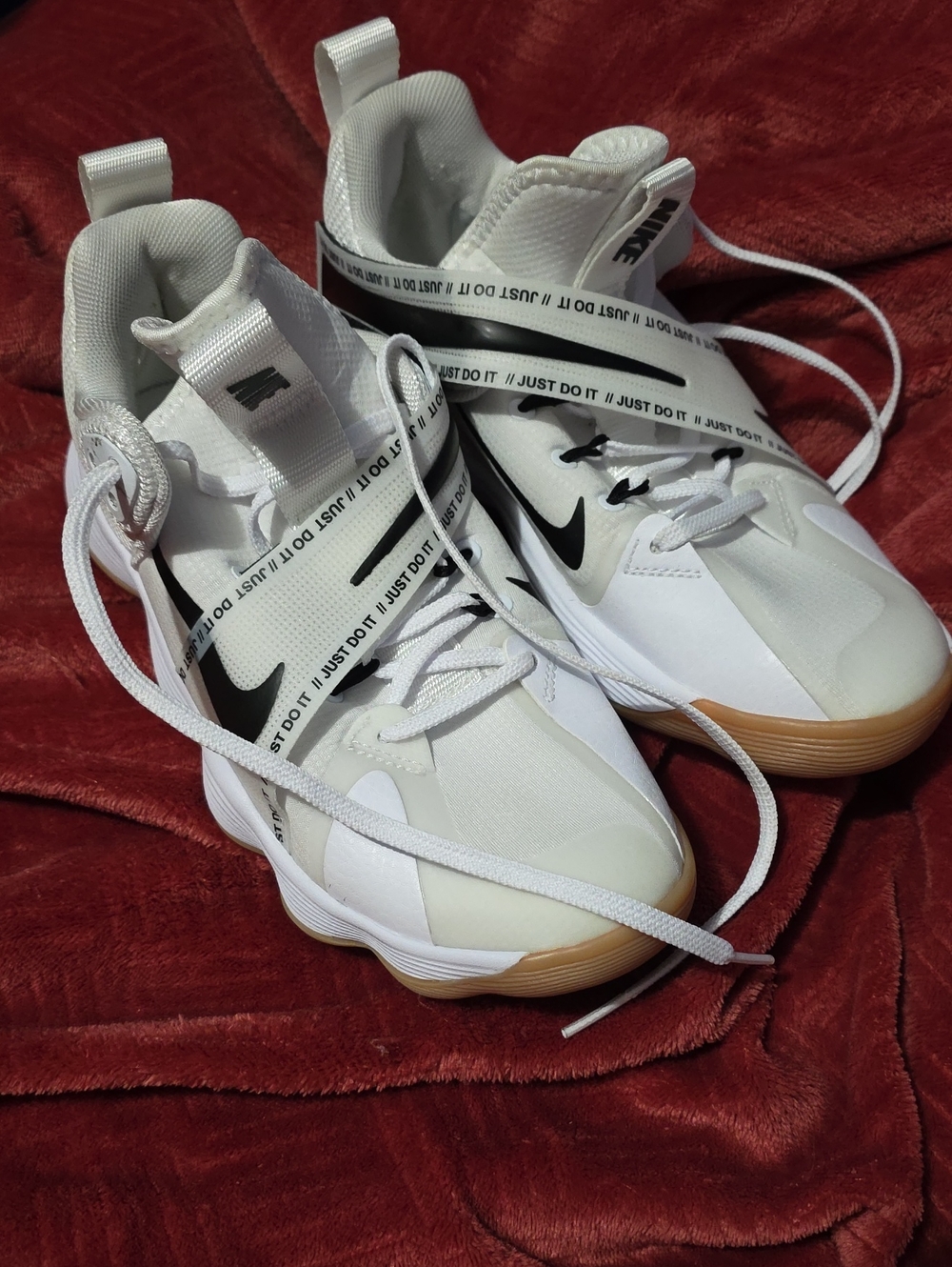 Nike Women's NIKE REACT HYPERSET White, Black & Gum-Soled 'Just Do It' Strap